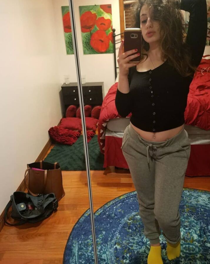 Free porn pics of Jewish snow bunny with round ass selfie 3 of 31 pics