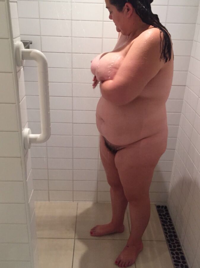 Free porn pics of bbw wife having a shower  8 of 10 pics