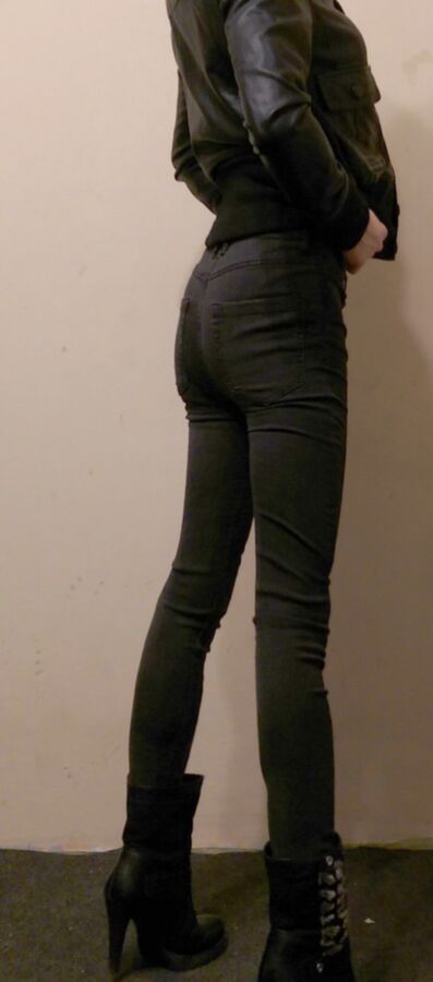 Free porn pics of Me in jeans 5 of 7 pics