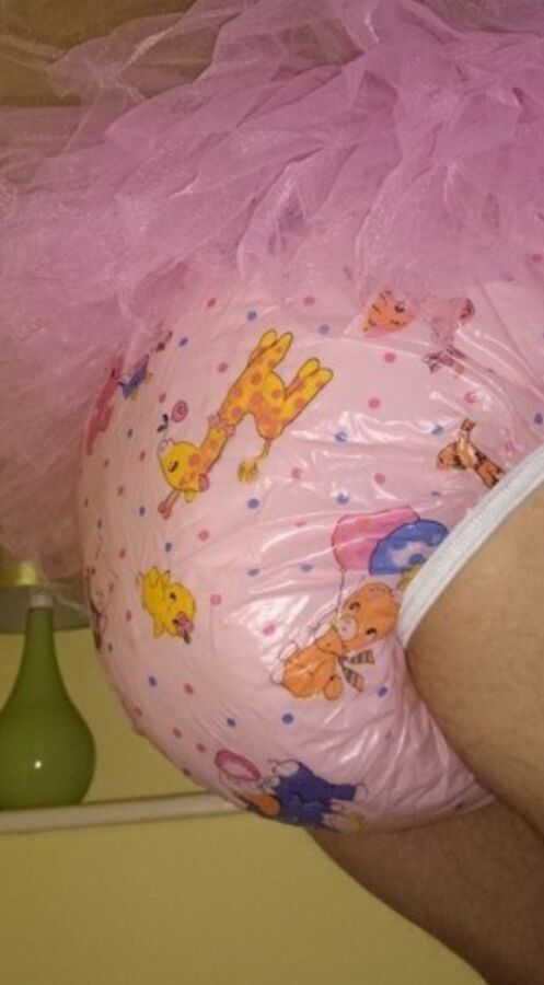 Free porn pics of Sissybaby wearing a nappy/diaper 15 of 15 pics