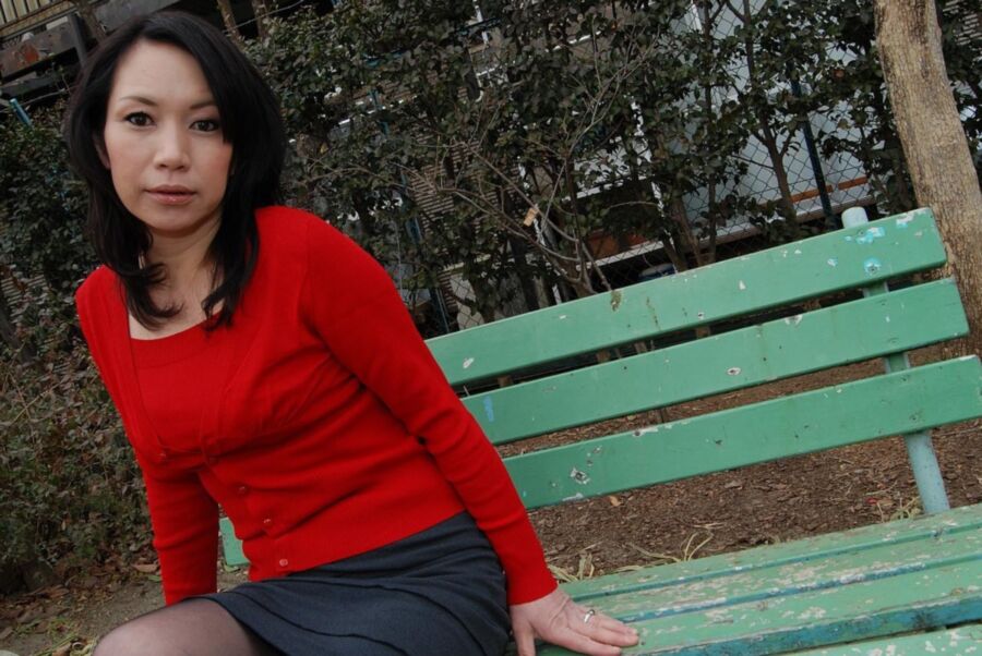 Asian club outdoor housewife