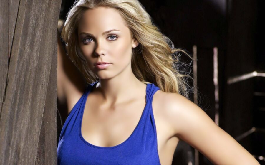 Free porn pics of Laura Vandervoort 11 of 20 pics