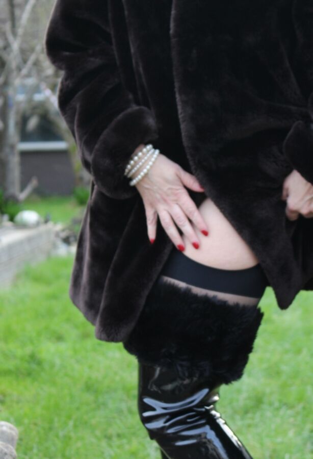 Free porn pics of UK Milf Penny in Fur Coat and Boots 8 of 62 pics
