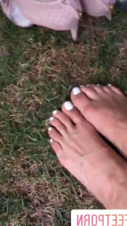 Free porn pics of Giulia Siegel Feet No Nude 21 of 433 pics