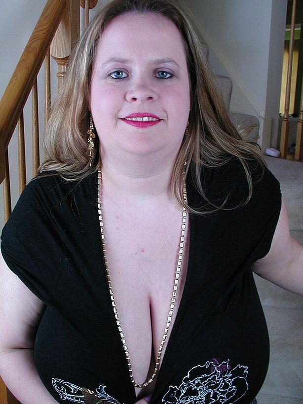 Free porn pics of BBW Big Boobs Girl Next Door nicole sands 20 of 199 pics