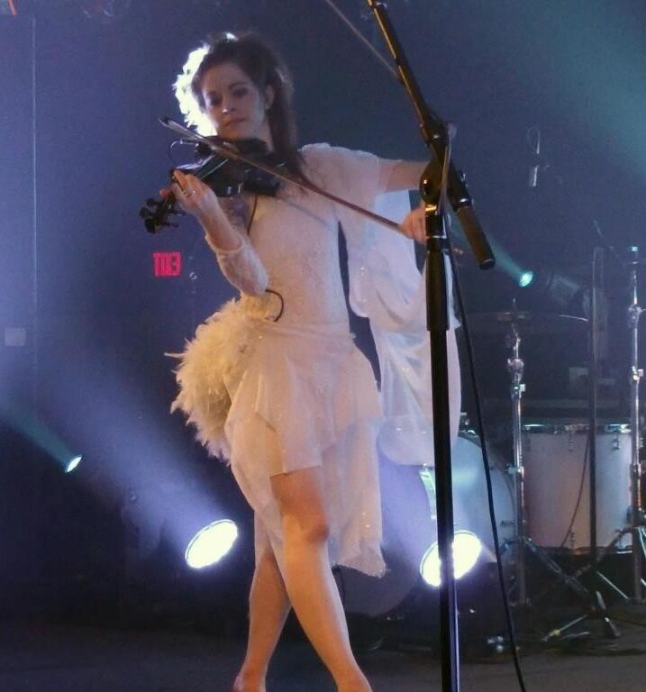 Free porn pics of Lindsey Stirling feet 6 of 10 pics