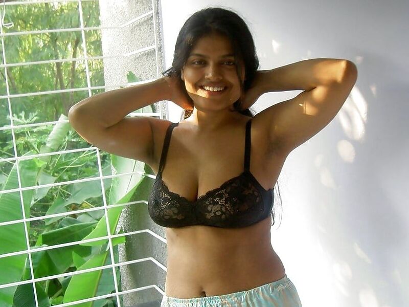 Free porn pics of Indian wife Arpita 7 of 12 pics