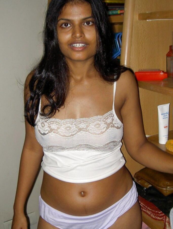 Free porn pics of Indian wife Arpita 8 of 12 pics