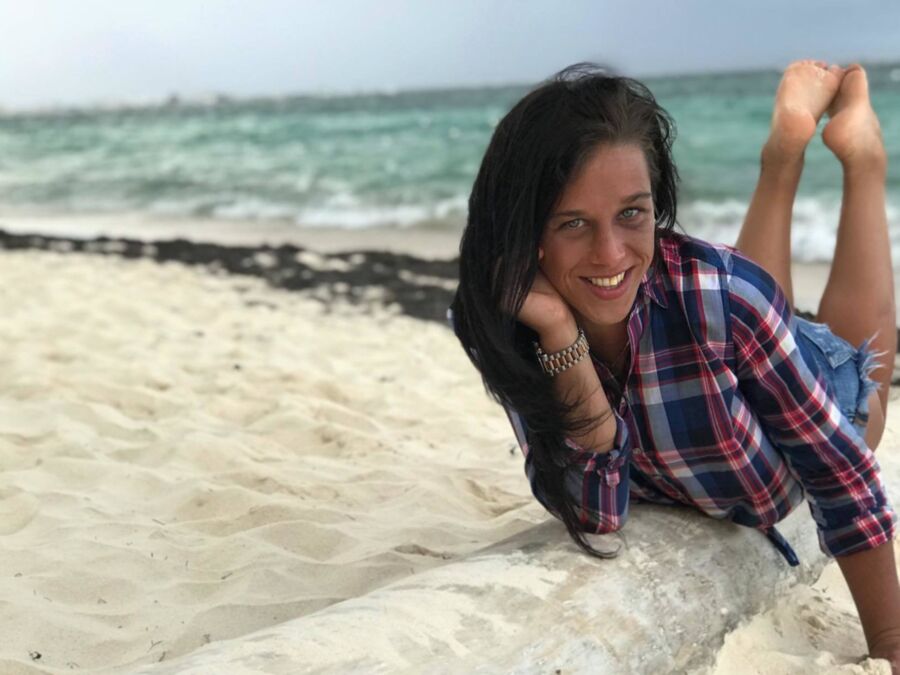 Free porn pics of Joanna Jedrzejczyk Luvs Showing Off her Feet! 19 of 31 pics