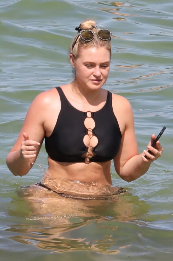 Free porn pics of Iskra Lawrence- English Babe shows Curvy Figure in Skimpy Bikini 4 of 119 pics