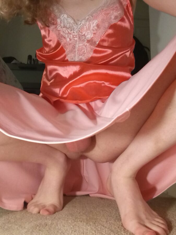 Free porn pics of Crossdressing sissy  6 of 12 pics