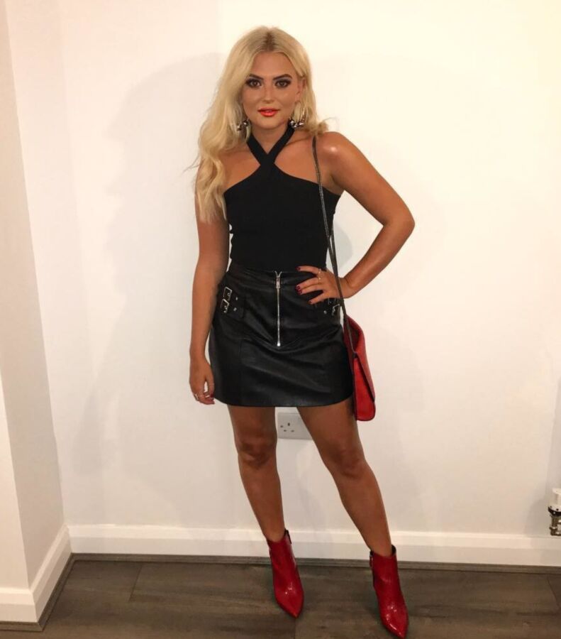 Free porn pics of Lucy Fallon from Coronation Street 5 of 11 pics