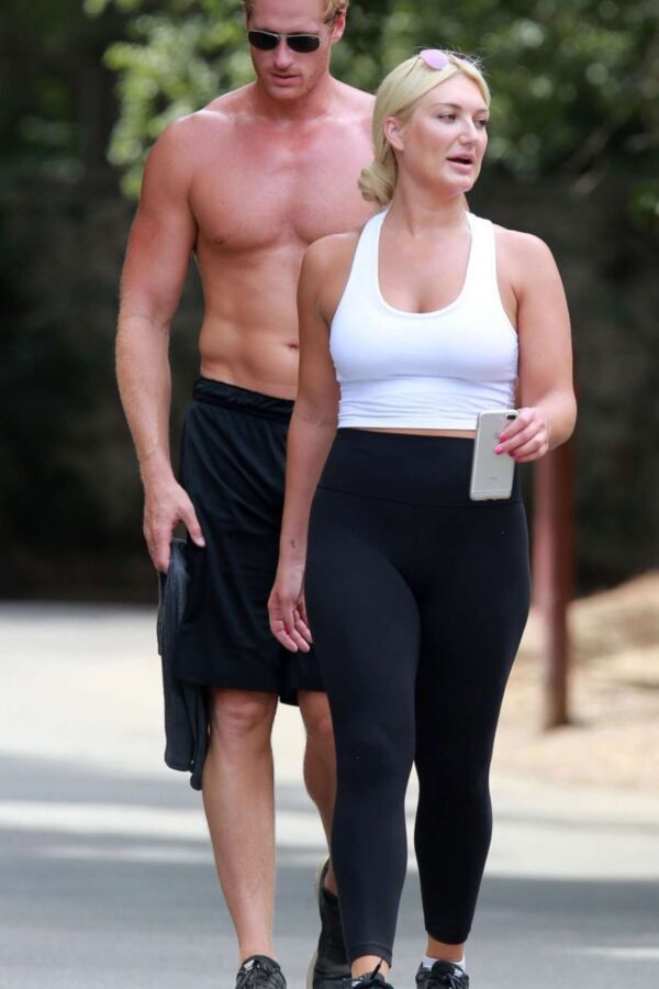 Free porn pics of Brooke Hogan - Busty, Curvy Babe out on a hike in Studio City 4 of 33 pics