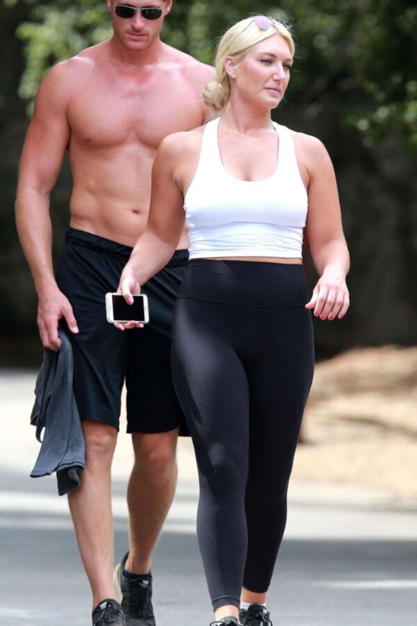 Free porn pics of Brooke Hogan - Busty, Curvy Babe out on a hike in Studio City 3 of 33 pics