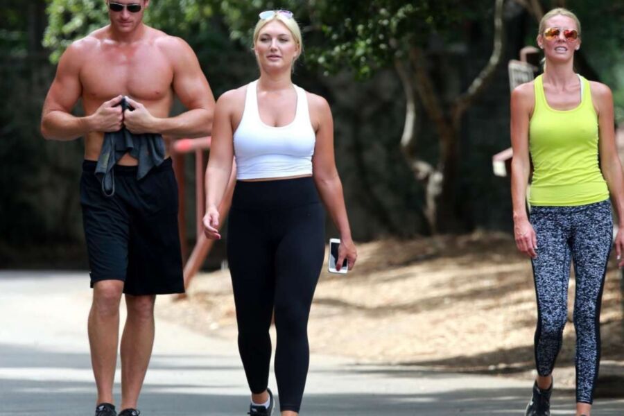 Free porn pics of Brooke Hogan - Busty, Curvy Babe out on a hike in Studio City 23 of 33 pics