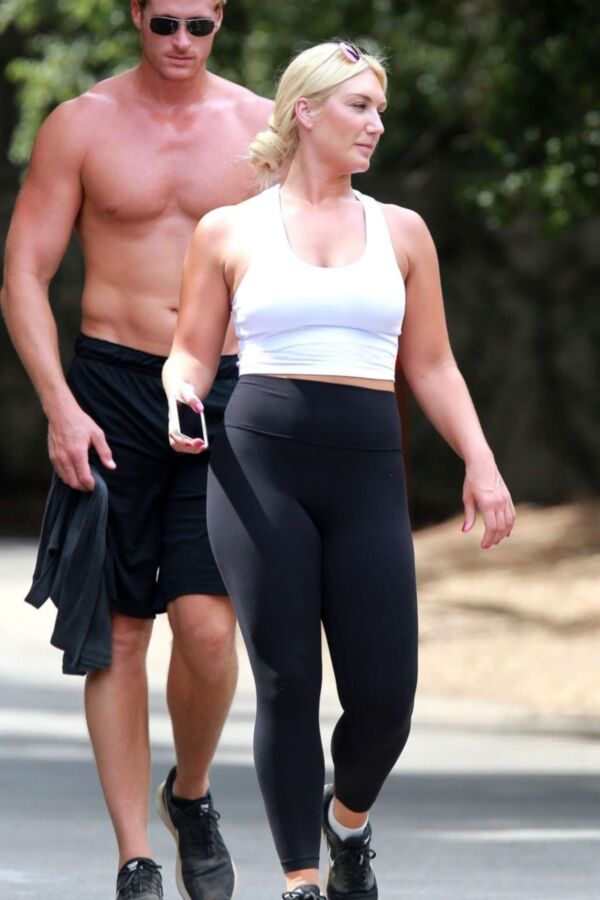Free porn pics of Brooke Hogan - Busty, Curvy Babe out on a hike in Studio City 6 of 33 pics