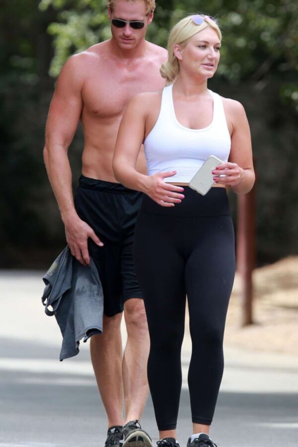 Free porn pics of Brooke Hogan - Busty, Curvy Babe out on a hike in Studio City 11 of 33 pics