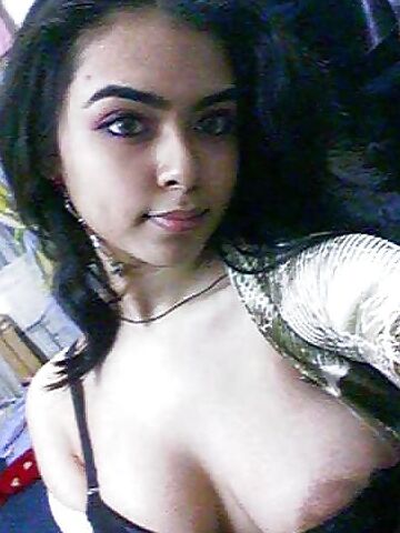 Free porn pics of Diala Saudi Girl  8 of 30 pics