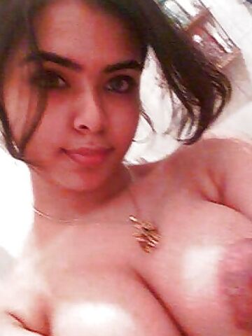 Free porn pics of Diala Saudi Girl  23 of 30 pics