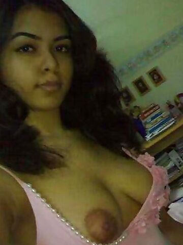 Free porn pics of Diala Saudi Girl  17 of 30 pics