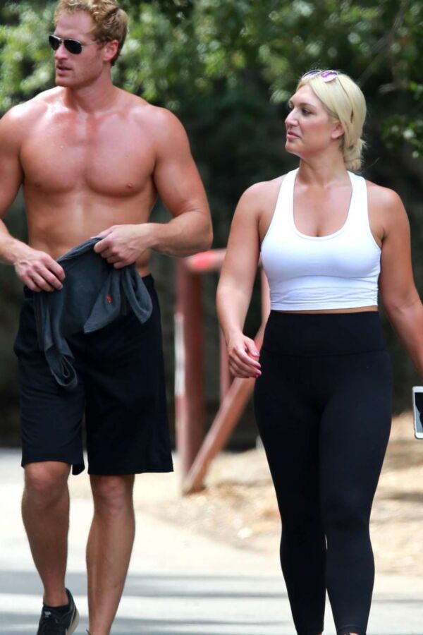 Free porn pics of Brooke Hogan - Busty, Curvy Babe out on a hike in Studio City 12 of 33 pics