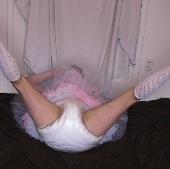 Free porn pics of Peter Went diapered sissy in frilly sissy skirts and kneesocks 1 of 8 pics