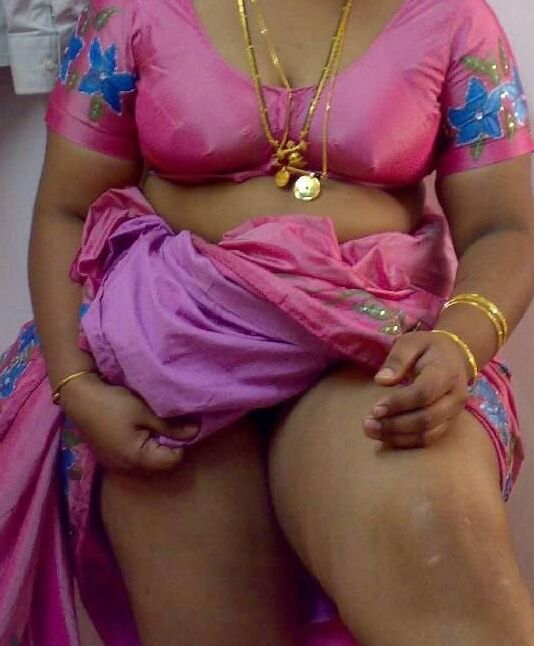 Free porn pics of Desi Women 4 of 5 pics