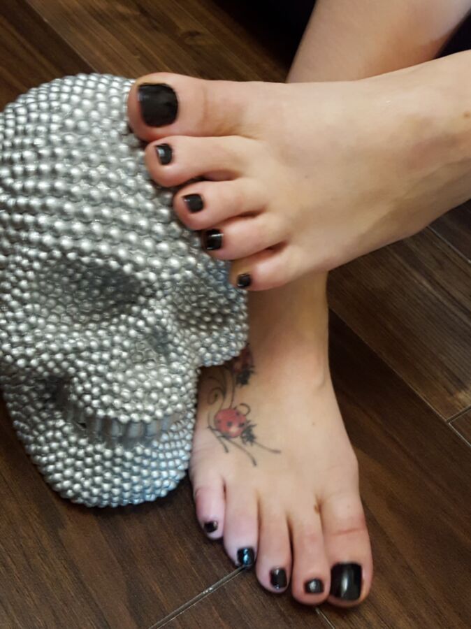 Free porn pics of Mia rose foot fetish 5 of 14 pics