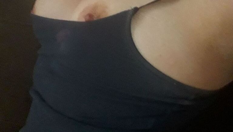 Free porn pics of peek a boob 22 of 102 pics