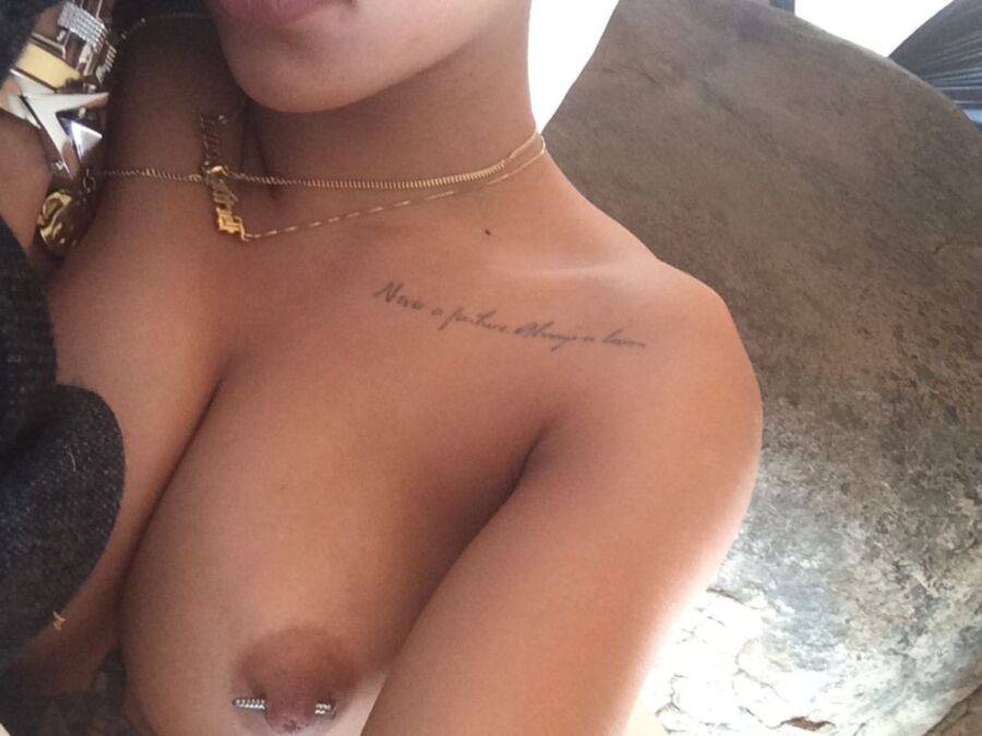 Free porn pics of Rihanna 4 of 5 pics