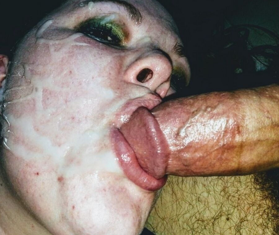 Free porn pics of Oralsex 8 of 19 pics
