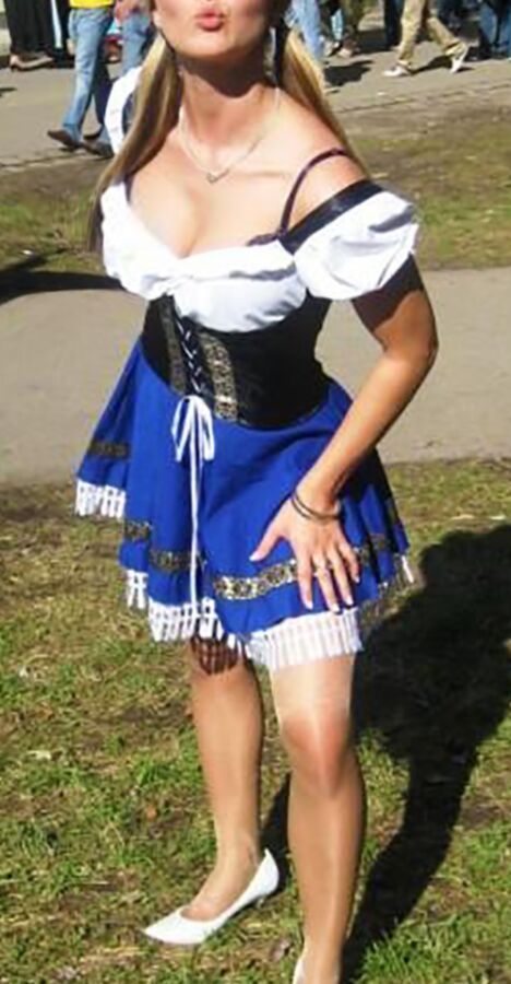 Free porn pics of Fesche Madln im Dirndl zum Hundertdreiundsiebzigst`n 8 of 100 pics