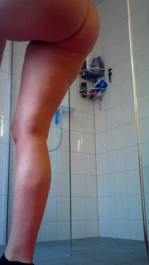 Free porn pics of An other morning shower 3 of 65 pics