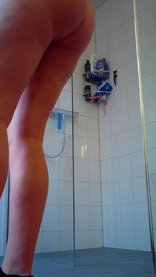 Free porn pics of An other morning shower 2 of 65 pics