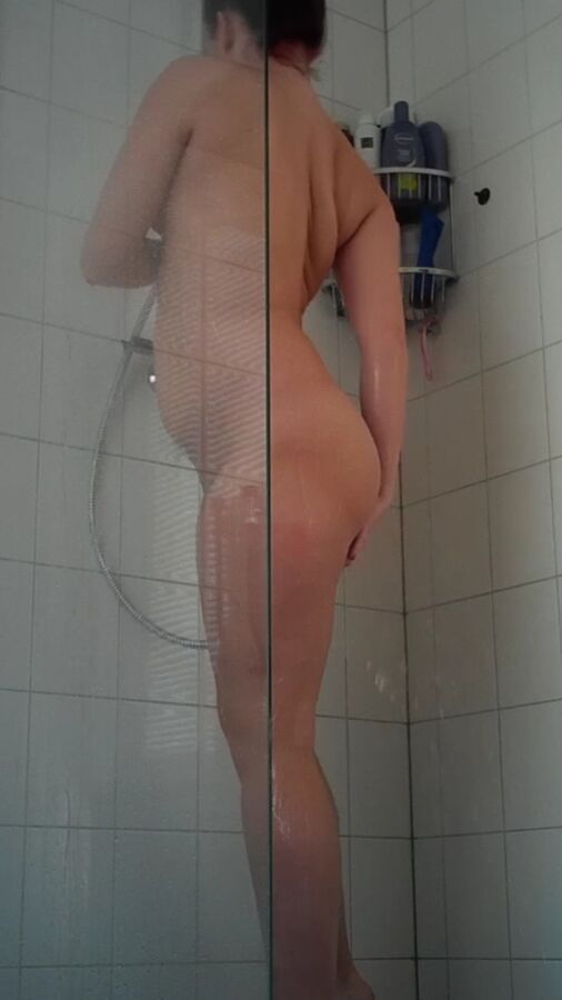Free porn pics of An other morning shower 23 of 65 pics