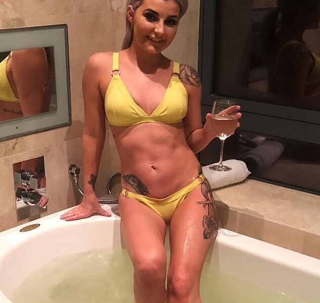 Free porn pics of Ciara selfish self obsessed chav scum belongs on pornsites 3 of 24 pics