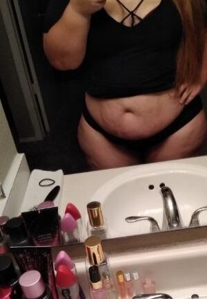 Free porn pics of Florida chubby thickness with curves, belly, fat ass, sweet face 5 of 9 pics