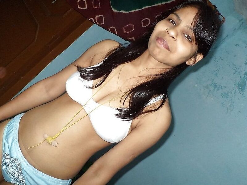 Free porn pics of Amateur hot indian wife exposed 9 of 14 pics