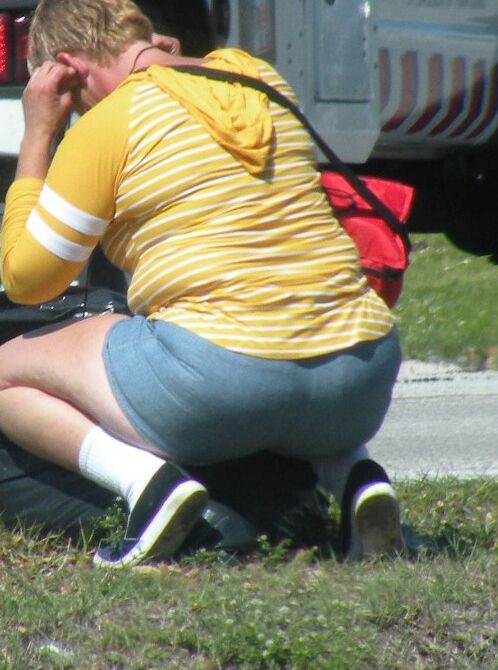 Free porn pics of PAWG older MILF hitchhiker chunky legs, blond, easy slut 13 of 19 pics