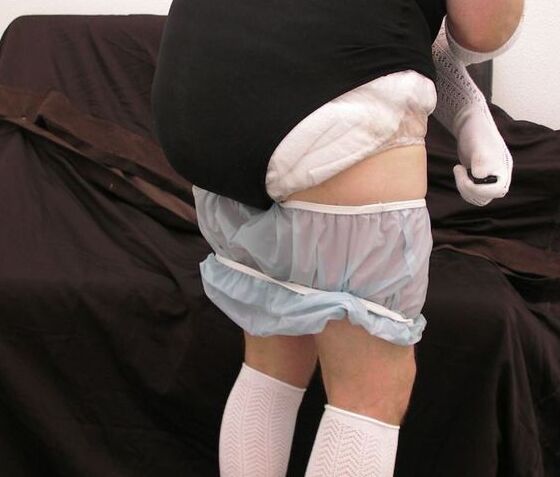 Free porn pics of Peter Went diapered sissy in pretty black leotard and kneesocks 5 of 18 pics