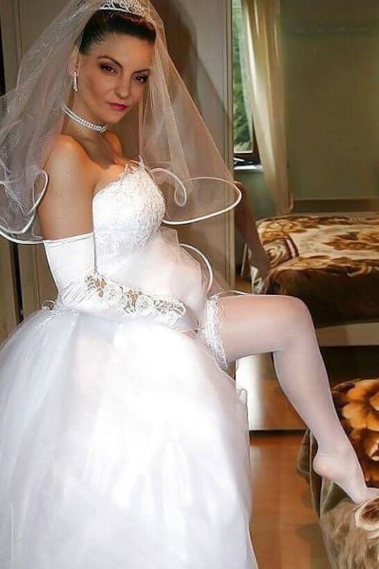 Free porn pics of Sexy Bride to Naughty Milf 2 of 7 pics