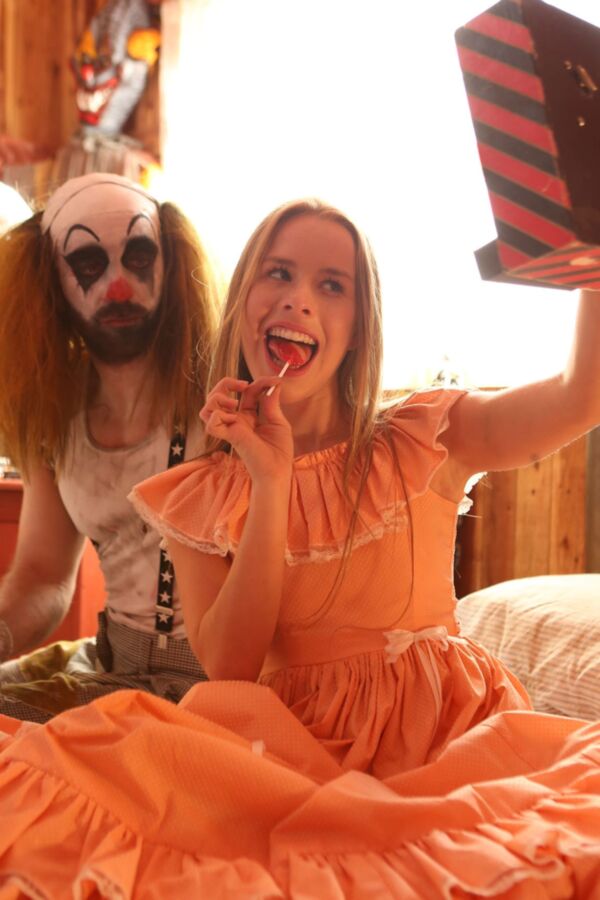 Free porn pics of sunny gets fucked by evil clown 1 of 20 pics