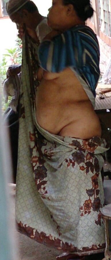 Free porn pics of Village aunty in hot weather 8 of 13 pics