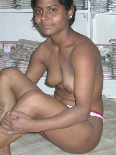 Free porn pics of indian wife nude exposed by her husband 2 of 4 pics
