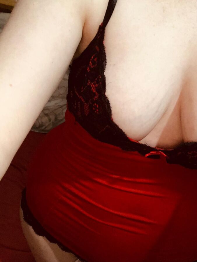 Free porn pics of Red Top 4 of 10 pics