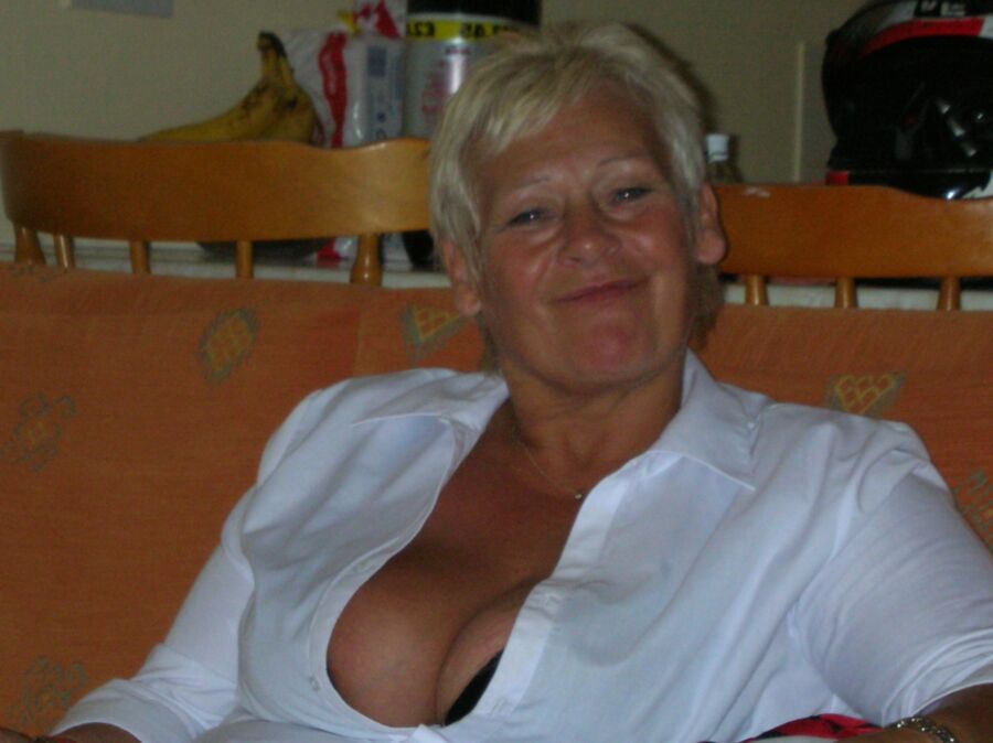 Free porn pics of Grandma is horny - Oma ist geil 4 of 52 pics