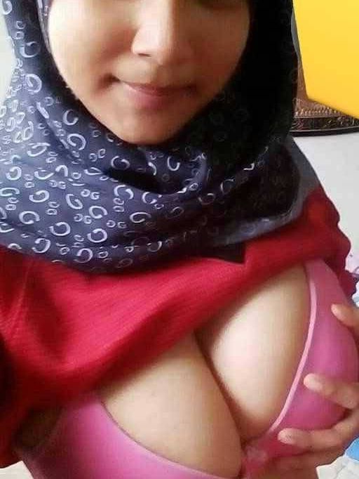 Free porn pics of Hijab teen with big boobs 6 of 6 pics
