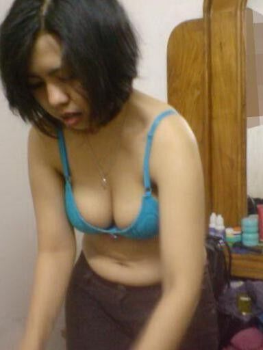 Free porn pics of asian milf nude exposed 3 of 9 pics