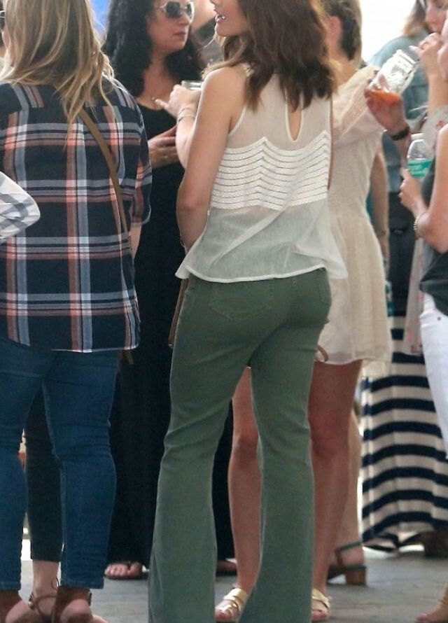 Free porn pics of Minka Kelly Ass - Casual - Dressed Down 4 of 40 pics