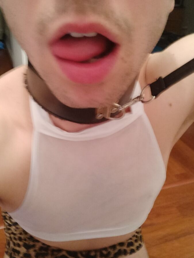 Free porn pics of Comment vous trouvez mon nouveau collier? 12 of 13 pics